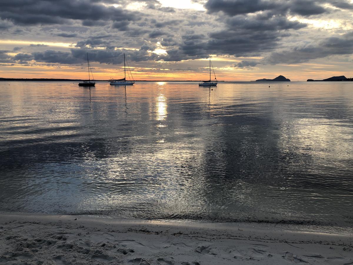 Salamander Beach Accommodation - Adults Only Salamander Bay Luaran gambar